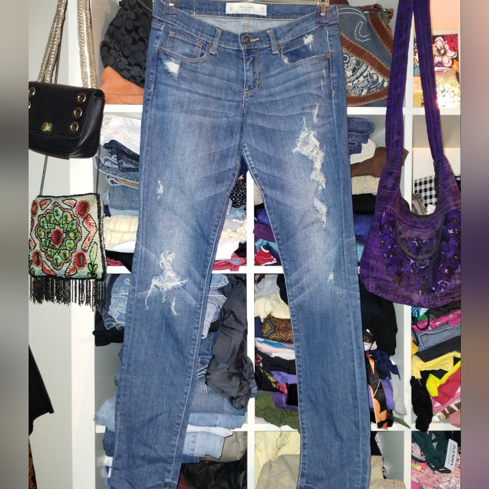 Abercrombie and Finch jeans 6L